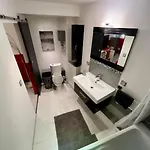 Le Repaire D'antibes Atypique Proche Parc Et Апартаменты *